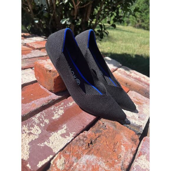 Rothy’s Women's The Point Flats Size 9
Black & Blue Knit Slip On Shoe Wa… - Picture 13 of 17